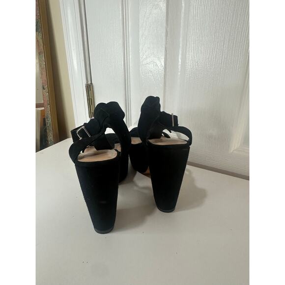 Sold! - Picture 5 of 6